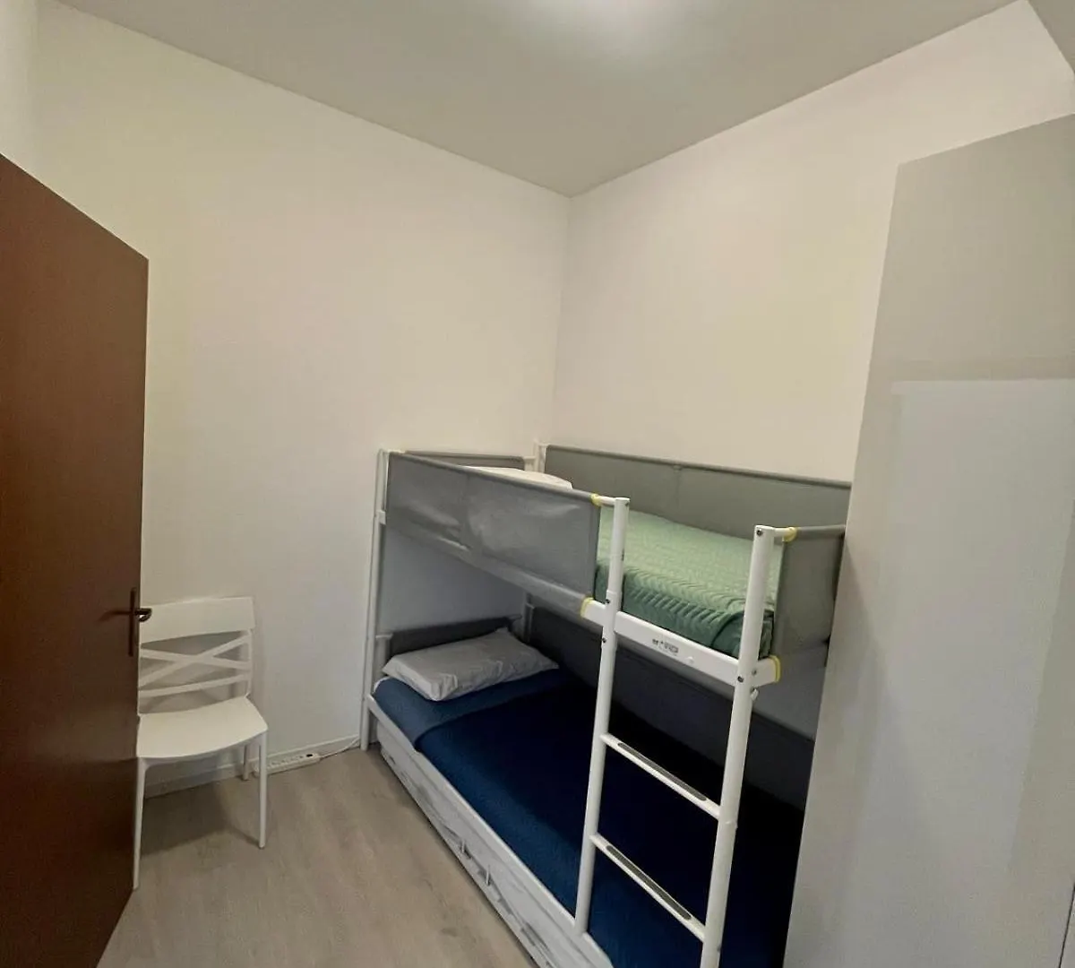 Blu Marine Trilocale Brescia Apartment Italy