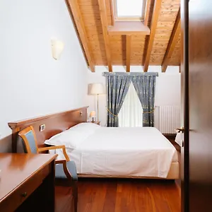 Centro Paolo Vi Hotell